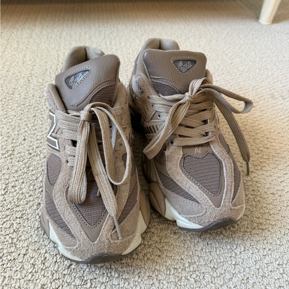 New Balance Taupe and Beige Sneakers - Picture 2 of 4